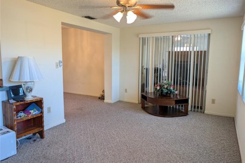 Casa en venta en Pinellas Park, Florida, 2 dormitorios, 147.44 m2 № 2339452 - foto 15