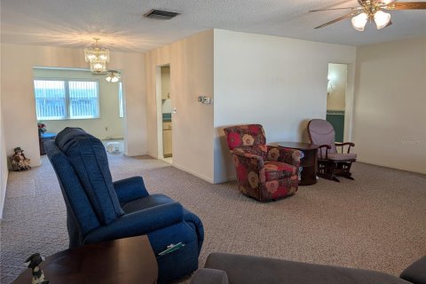 Casa en venta en Pinellas Park, Florida, 2 dormitorios, 147.44 m2 № 2339452 - foto 12