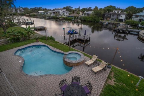 House in Palm Harbor, Florida 5 bedrooms, 312.99 sq.m. № 1782428 - photo 9