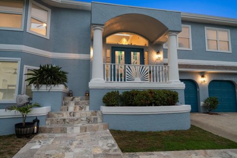 House in Palm Harbor, Florida 5 bedrooms, 312.99 sq.m. № 1782428 - photo 2