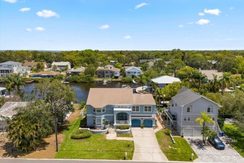 House in Palm Harbor, Florida 5 bedrooms, 312.99 sq.m. № 1782428 - photo 7
