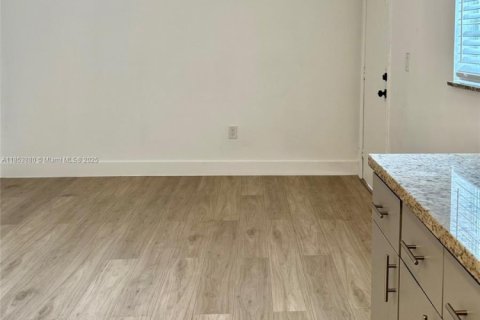 Appartement à louer à Miami, Floride: 2 chambres, 74.32 m2 № 1871745 - photo 11