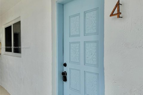 Appartement à louer à Miami, Floride: 2 chambres, 74.32 m2 № 1871745 - photo 1