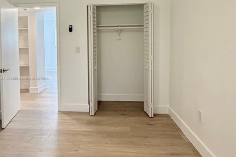 Appartement à louer à Miami, Floride: 2 chambres, 74.32 m2 № 1871745 - photo 13