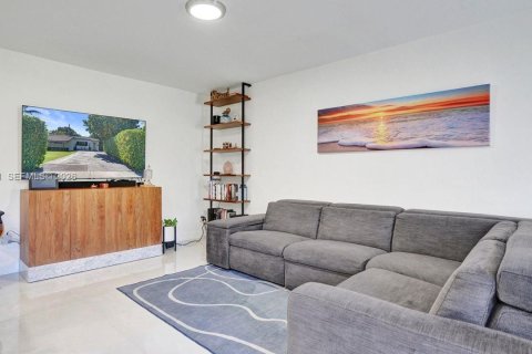 Villa ou maison à vendre à North Miami Beach, Floride: 3 chambres, 108.51 m2 № 2004768 - photo 12