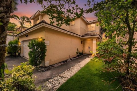 Villa ou maison à vendre à Plantation, Floride: 4 chambres, 211.35 m2 № 2189643 - photo 3