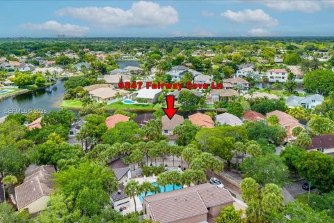 Villa ou maison à vendre à Plantation, Floride: 4 chambres, 211.35 m2 № 2189643 - photo 16
