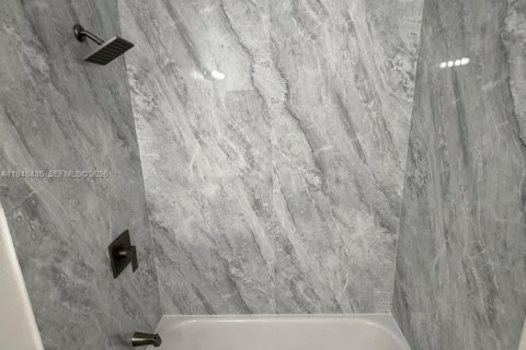 Condo in Lauderhill, Florida, 2 bedrooms  № 2040192 - photo 15