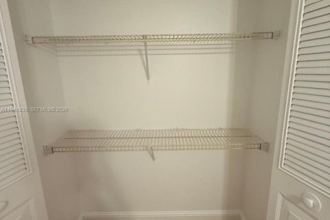 Condo in Lauderhill, Florida, 2 bedrooms  № 2040192 - photo 11