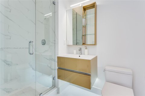 Снять в аренду виллу или дом в Майами, Флорида 5 спален, 395.11м2, № 2080295 - фото 18