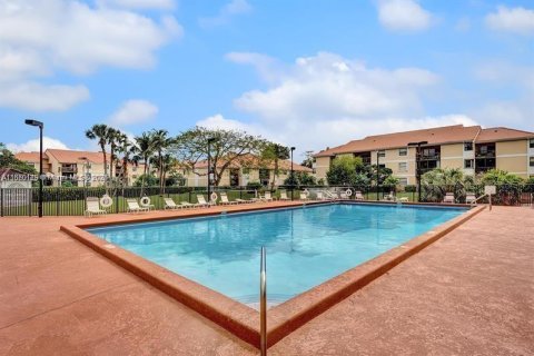 Condo in Coral Springs, Florida, 2 bedrooms  № 1895592 - photo 7