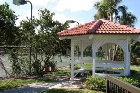 Condo in Coral Springs, Florida, 2 bedrooms  № 1895592 - photo 12