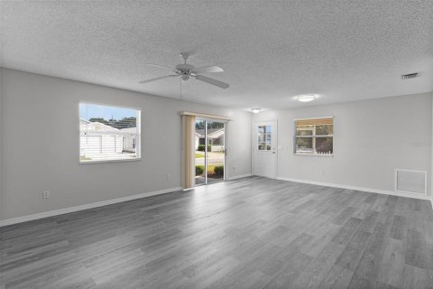 House in The Villages, Florida 2 bedrooms, 107.77 sq.m. № 2396350 - photo 8