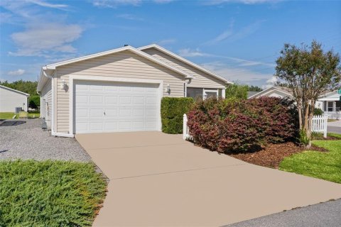 House in The Villages, Florida 2 bedrooms, 107.77 sq.m. № 2396350 - photo 2