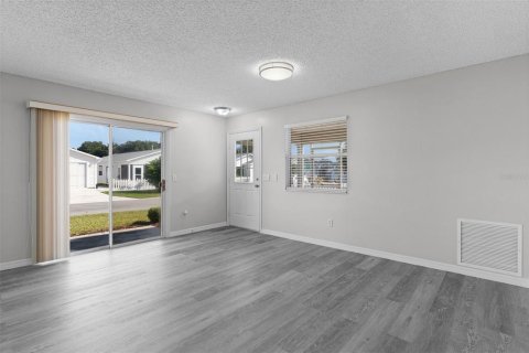 House in The Villages, Florida 2 bedrooms, 107.77 sq.m. № 2396350 - photo 10
