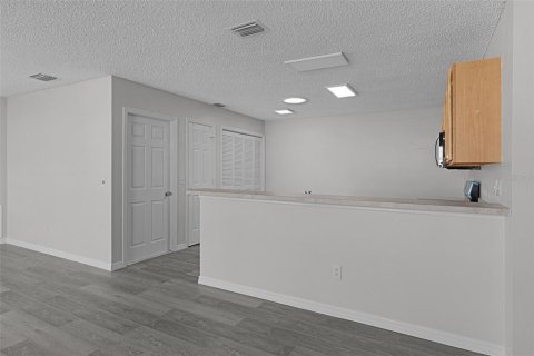House in The Villages, Florida 2 bedrooms, 107.77 sq.m. № 2396350 - photo 16