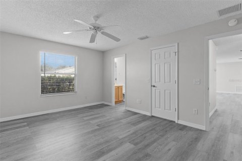 House in The Villages, Florida 2 bedrooms, 107.77 sq.m. № 2396350 - photo 28