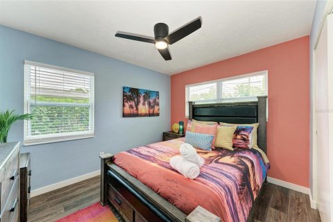 Casa en venta en Bradenton, Florida, 5 dormitorios, 232.26 m2 № 1870419 - foto 30