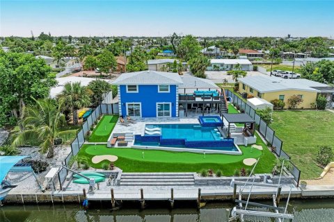 Casa en venta en Bradenton, Florida, 5 dormitorios, 232.26 m2 № 1870419 - foto 1