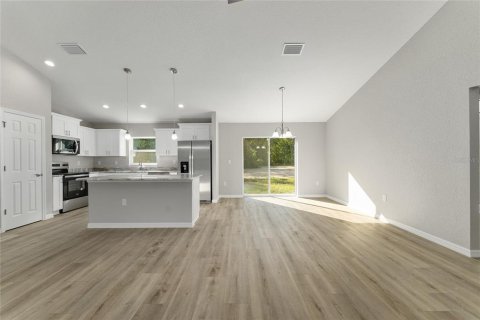 House in Dunnellon, Florida 3 bedrooms, 137.03 sq.m. № 1844581 - photo 4