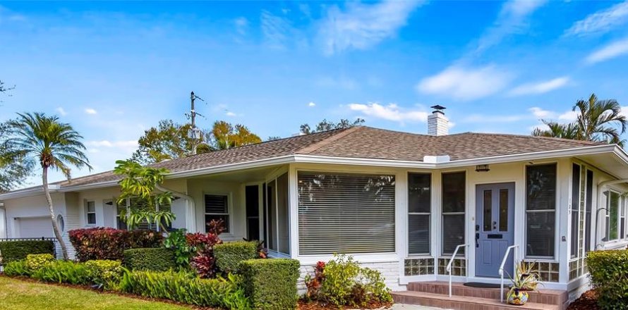 Casa en Saint Petersburg, Florida 3 dormitorios, 237.18 m2 № 1649674