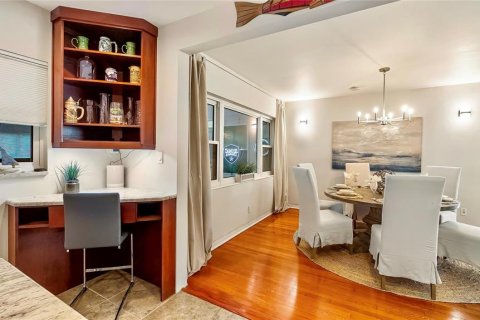 Casa en venta en Saint Petersburg, Florida, 3 dormitorios, 237.18 m2 № 1649674 - foto 10