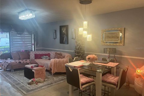 Condominio en venta en Orlando, Florida, 2 dormitorios, 85.19 m2 № 1819474 - foto 2