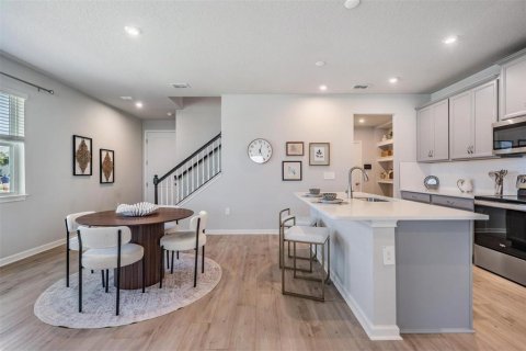 Townhouse in Lutz, Florida 3 bedrooms, 207.17 sq.m. № 2148185 - photo 5