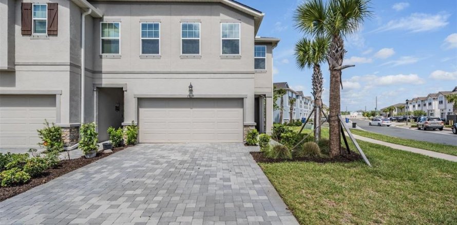 Townhouse in Lutz, Florida 3 bedrooms, 207.17 sq.m. № 2148185