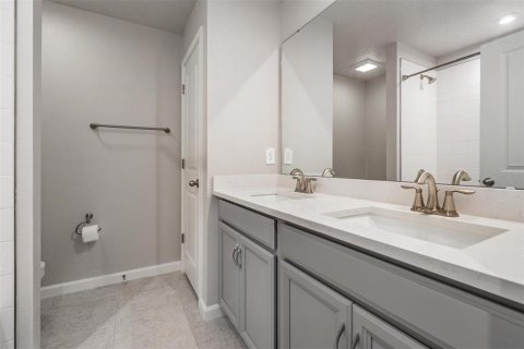 Townhouse in Lutz, Florida 3 bedrooms, 207.17 sq.m. № 2148185 - photo 28