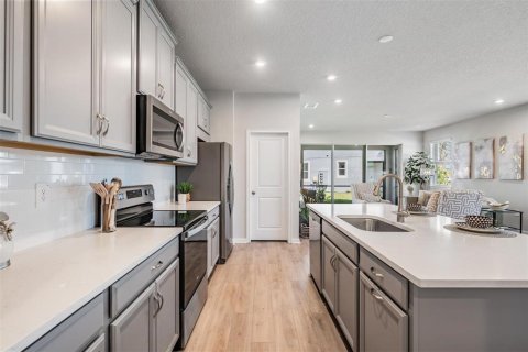 Townhouse in Lutz, Florida 3 bedrooms, 207.17 sq.m. № 2148185 - photo 6