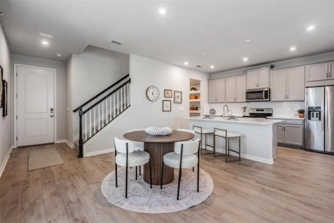 Townhouse in Lutz, Florida 3 bedrooms, 207.17 sq.m. № 2148185 - photo 7