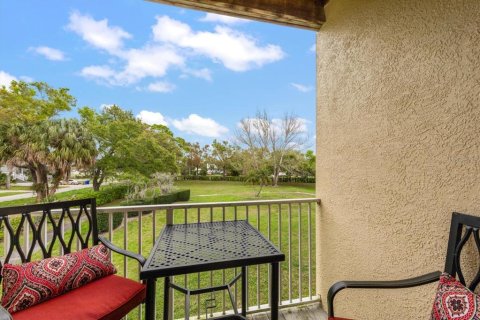 Townhouse in Oldsmar, Florida 3 bedrooms, 170.38 sq.m. № 2201348 - photo 10