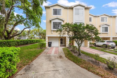 Adosado en Oldsmar, Florida 3 dormitorios, 170.38 m2 № 2201348