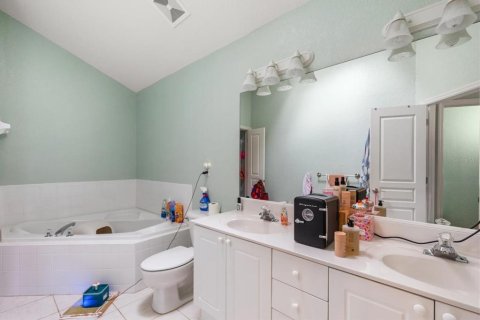 Townhouse in Oldsmar, Florida 3 bedrooms, 170.38 sq.m. № 2201348 - photo 14