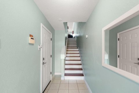 Townhouse in Oldsmar, Florida 3 bedrooms, 170.38 sq.m. № 2201348 - photo 9