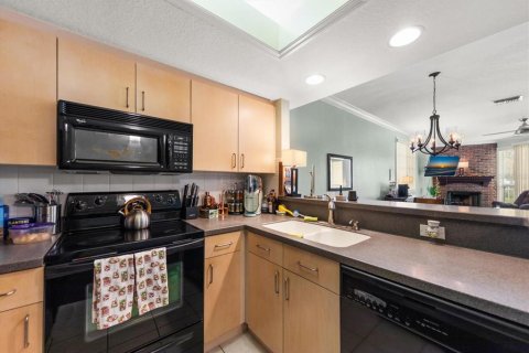 Townhouse in Oldsmar, Florida 3 bedrooms, 170.38 sq.m. № 2201348 - photo 5