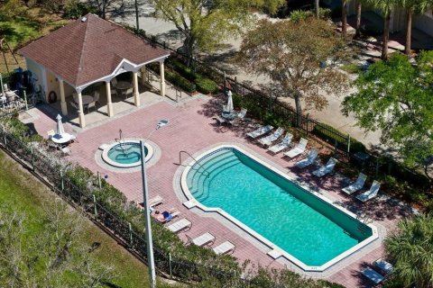 Townhouse in Oldsmar, Florida 3 bedrooms, 170.38 sq.m. № 2201348 - photo 2
