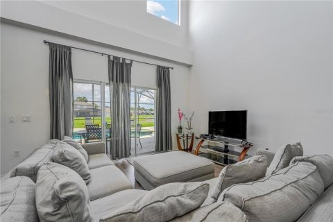 Casa en alquiler en Kissimmee, Florida, 5 dormitorios, 235.23 m2 № 1835256 - foto 13