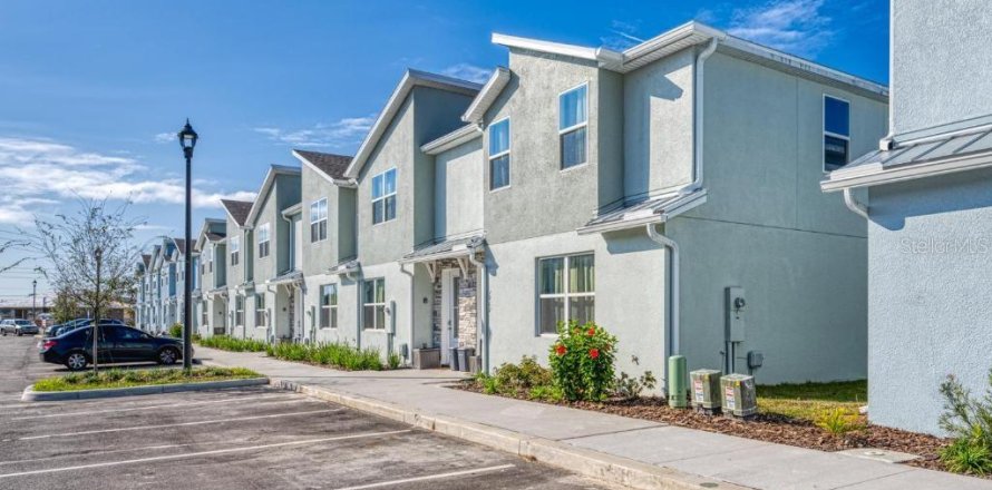 Touwnhouse à Kissimmee, Floride 5 chambres, 201.23 m2 № 1373097
