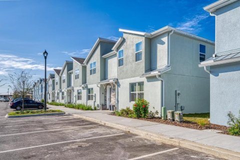 Townhouse in Kissimmee, Florida 5 bedrooms, 201.23 sq.m. № 1373097 - photo 17