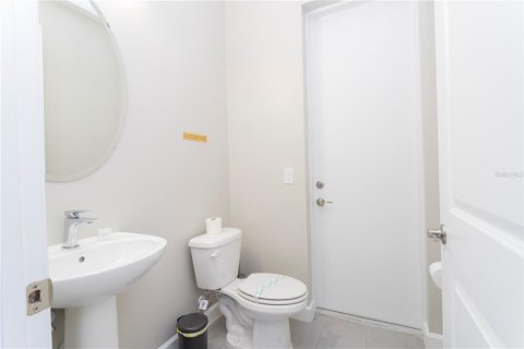 Townhouse in Kissimmee, Florida 5 bedrooms, 201.23 sq.m. № 1373097 - photo 9