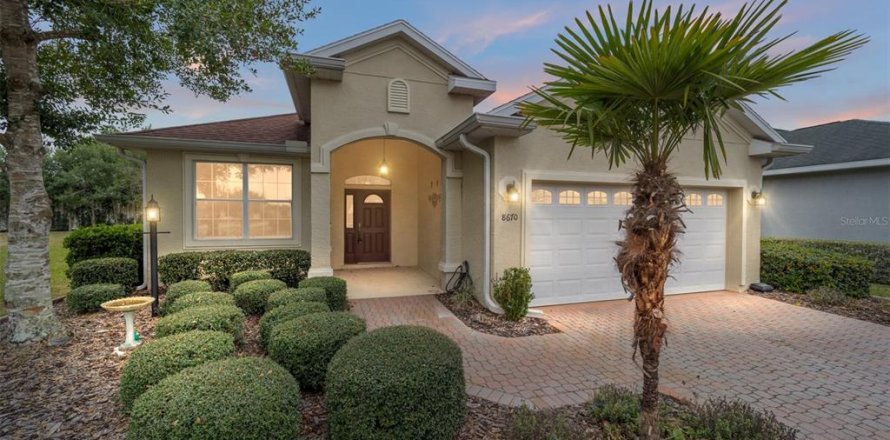 House in Ocala, Florida 3 bedrooms, 188.78 sq.m. № 1717833