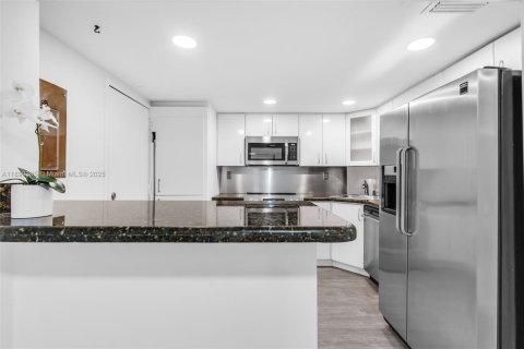 Copropriété à vendre à Miami, Floride: 1 chambre, 86.4 m2 № 1950749 - photo 10