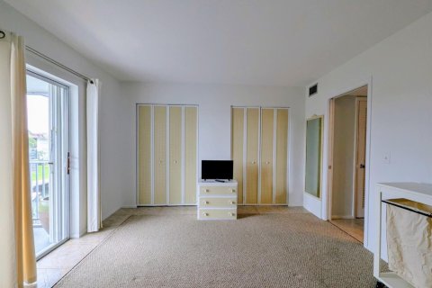 Снять в аренду кондоминиум в Норт-Палм-Бич, Флорида 3 комнаты, 59.46м2, № 2247312 - фото 8