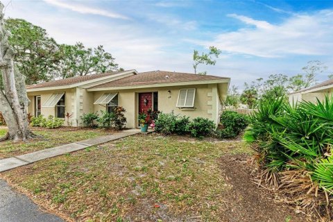 Condo in Sarasota, Florida, 2 bedrooms  № 1548892 - photo 1