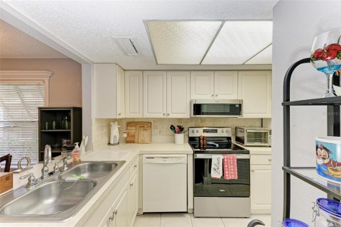 Condo in Sarasota, Florida, 2 bedrooms  № 1548892 - photo 13