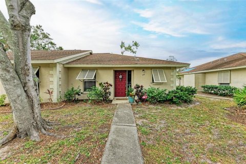 Condo in Sarasota, Florida, 2 bedrooms  № 1548892 - photo 2