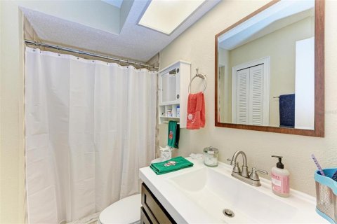 Condo in Sarasota, Florida, 2 bedrooms  № 1548892 - photo 19