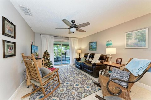 Condo in Sarasota, Florida, 2 bedrooms  № 1548892 - photo 8